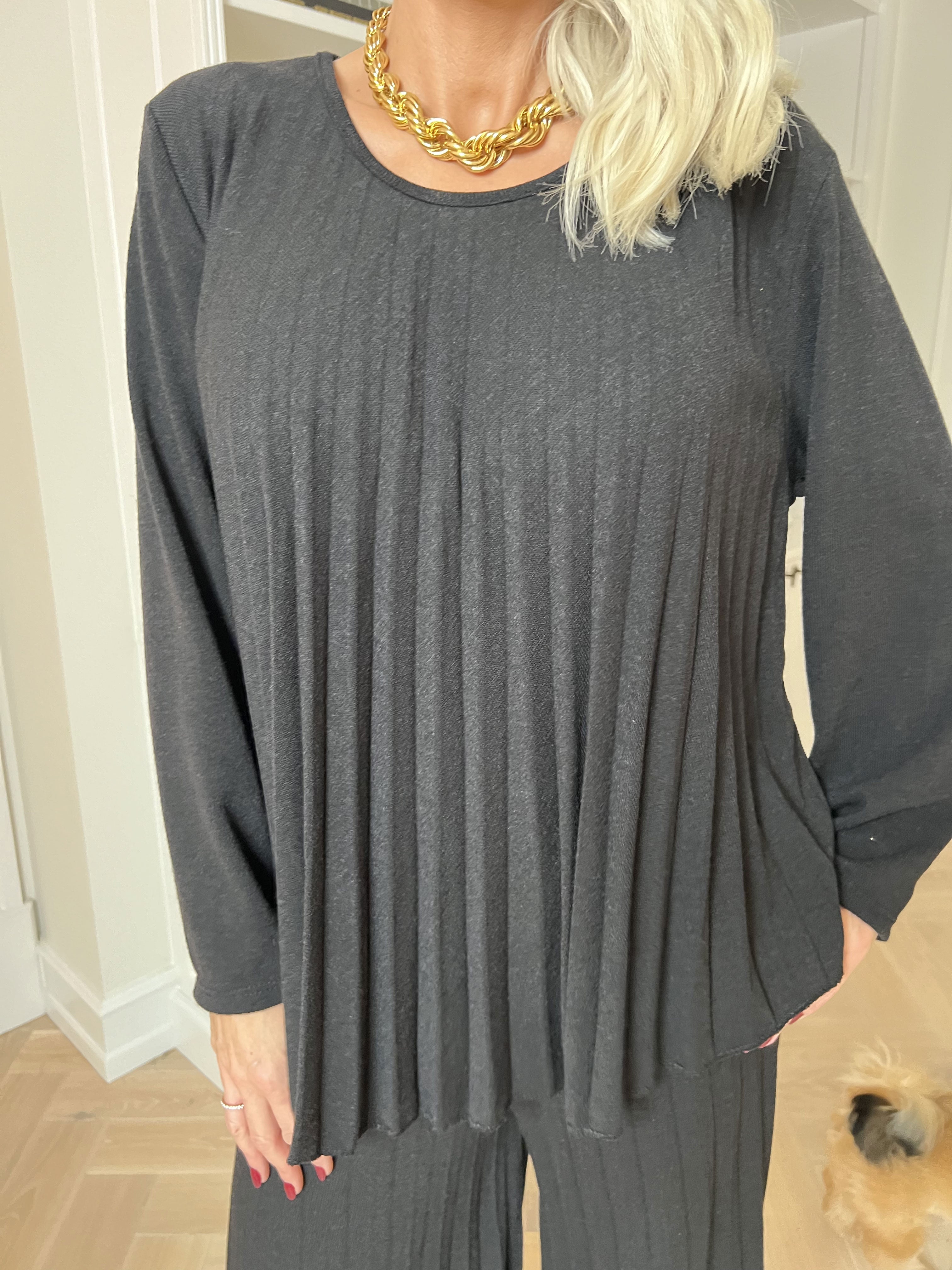 Anita Shirt - Blød plisseret strikbluse i viskose og uld